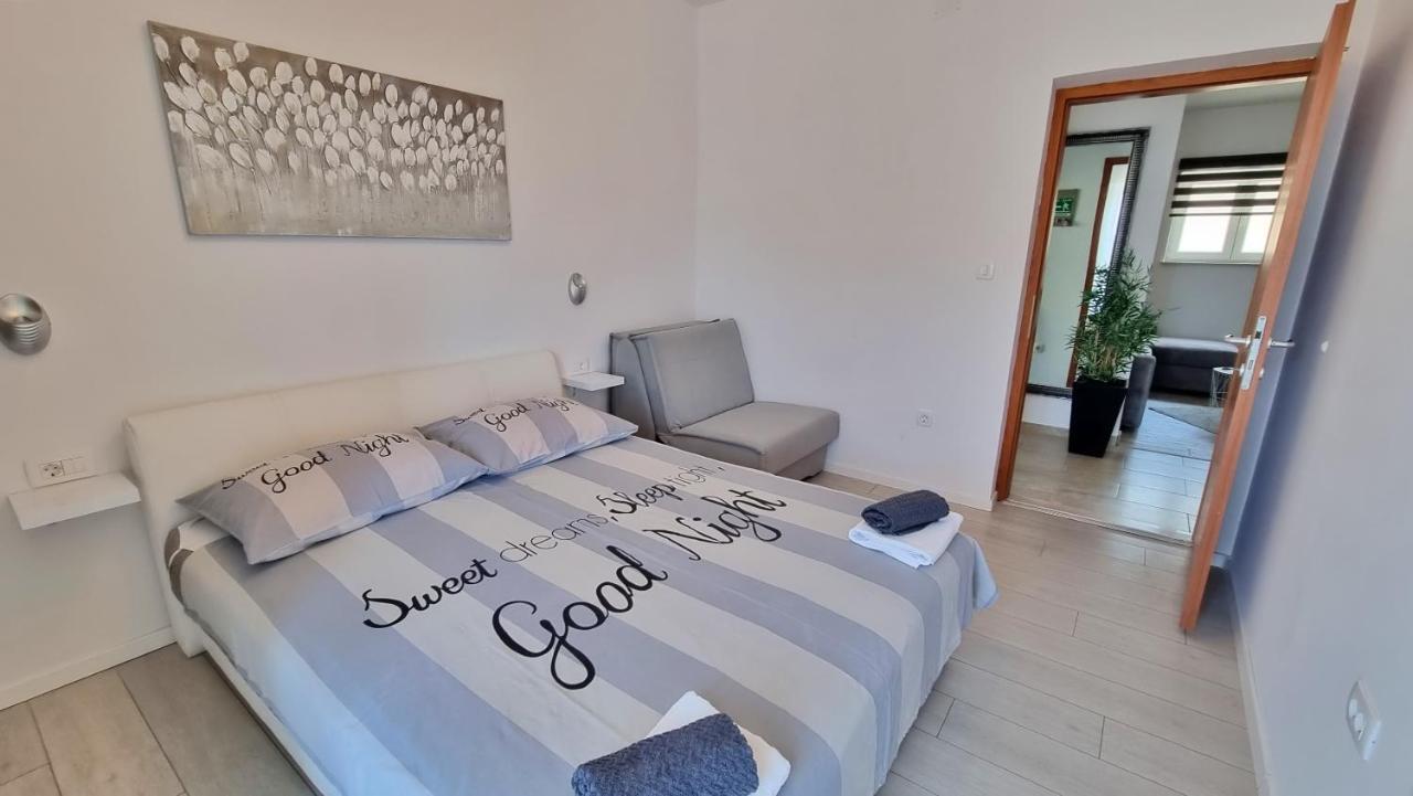 Apartment Milana Duce Exterior photo